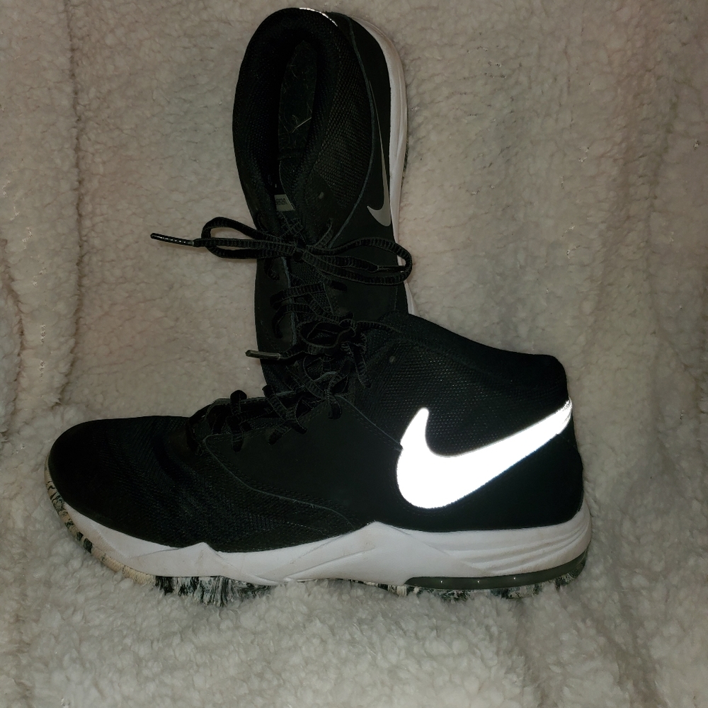 Mens 3/4 nikes. Hardly used
